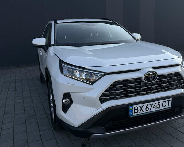 Тойота РАВ 4 2021 в Хмельницком на Automoto.ua Белый Тойота РАВ 4, объемом двигателя 1.99 л и пробегом 38 тыс. км за 31500 $, фото 17 на Automoto.ua