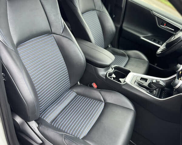 Белый Тойота РАВ 4, объемом двигателя 2.5 л и пробегом 55 тыс. км за 37500 $, фото 28 на Automoto.ua