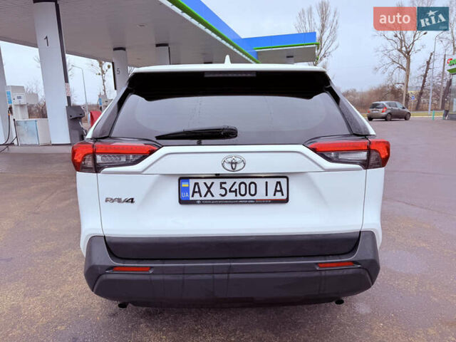 Белый Тойота РАВ 4, объемом двигателя 2 л и пробегом 95 тыс. км за 24999 $, фото 3 на Automoto.ua