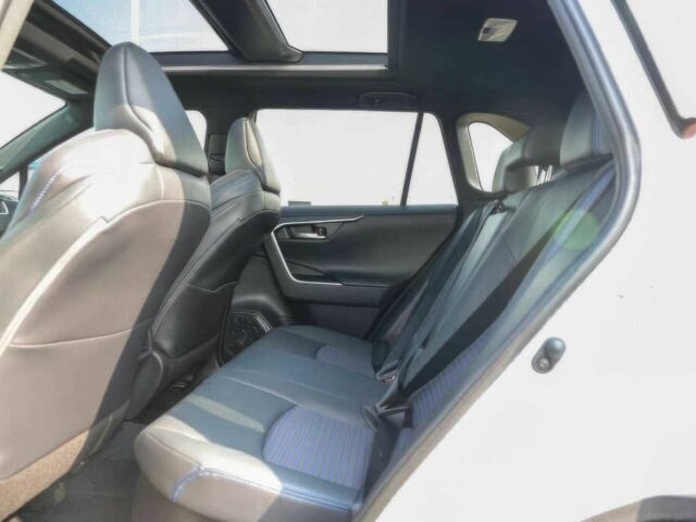 Білий Тойота РАВ 4, об'ємом двигуна 2.5 л та пробігом 21 тис. км за 20000 $, фото 9 на Automoto.ua