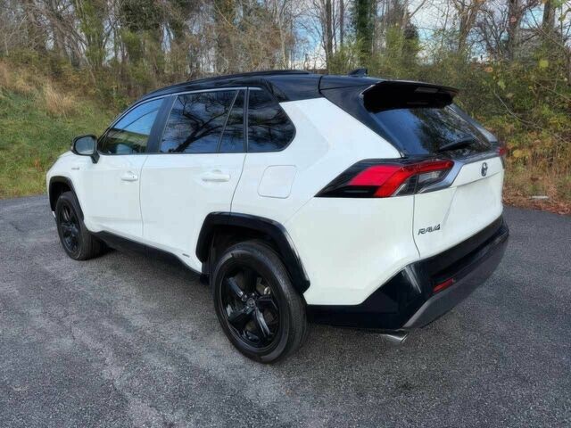 Белый Тойота РАВ 4, объемом двигателя 2.5 л и пробегом 22 тыс. км за 21599 $, фото 3 на Automoto.ua