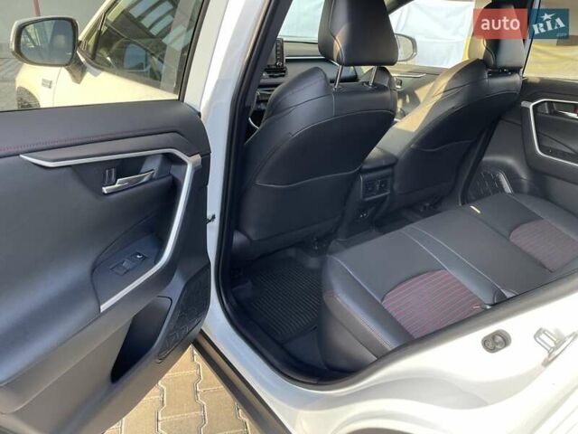 Білий Тойота РАВ 4, об'ємом двигуна 2.49 л та пробігом 75 тис. км за 35500 $, фото 24 на Automoto.ua