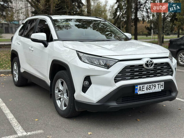 Тойота РАВ 4 2021 в Кривом Роге на Automoto.ua Белый Тойота РАВ 4, объемом двигателя 1.99 л и пробегом 51 тыс. км за 26000 $, фото 1 на Automoto.ua