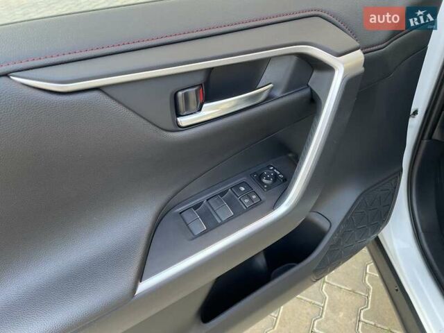 Білий Тойота РАВ 4, об'ємом двигуна 2.49 л та пробігом 75 тис. км за 35500 $, фото 13 на Automoto.ua