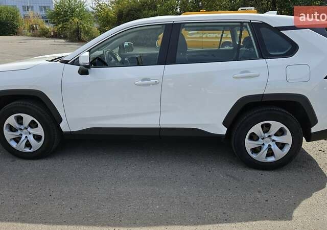 Білий Тойота РАВ 4, об'ємом двигуна 1.99 л та пробігом 138 тис. км за 23750 $, фото 9 на Automoto.ua