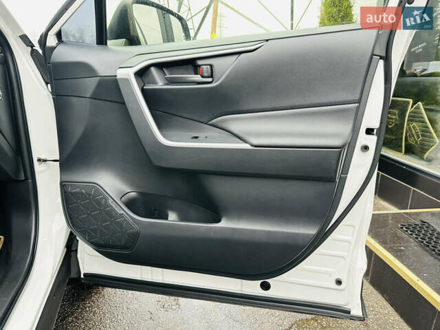 Белый Тойота РАВ 4, объемом двигателя 1.99 л и пробегом 95 тыс. км за 26700 $, фото 24 на Automoto.ua