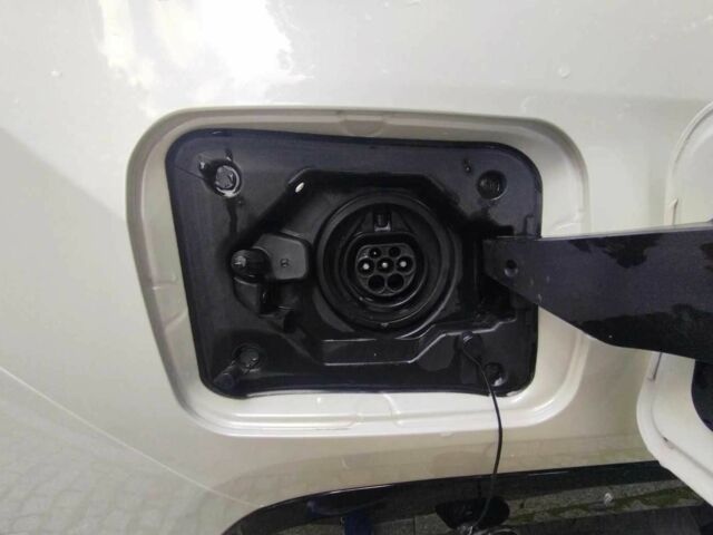 Білий Тойота РАВ 4, об'ємом двигуна 2.5 л та пробігом 102 тис. км за 17500 $, фото 19 на Automoto.ua