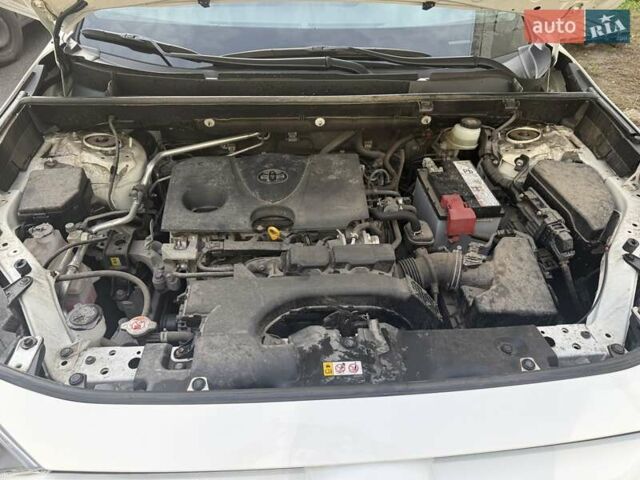 Тойота РАВ 4 2021 в Полтаве на Automoto.ua Белый Тойота РАВ 4, объемом двигателя 1.99 л и пробегом 32 тыс. км за 30900 $, фото 13 на Automoto.ua