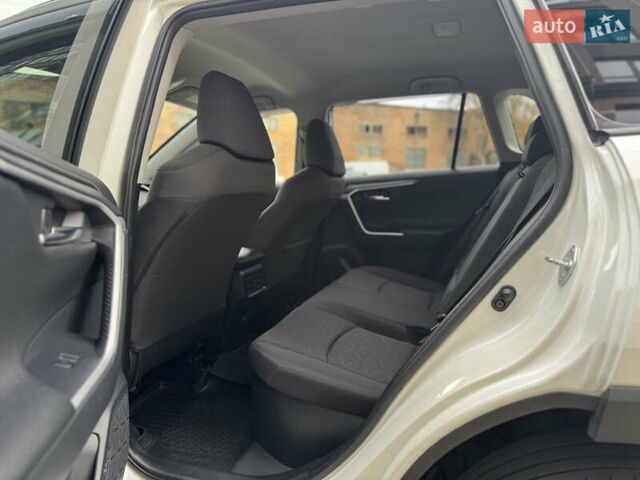 Белый Тойота РАВ 4, объемом двигателя 2.5 л и пробегом 97 тыс. км за 29900 $, фото 22 на Automoto.ua