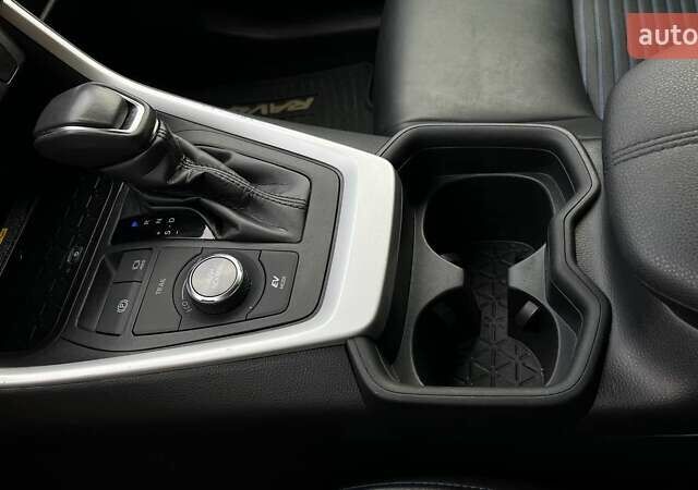 Білий Тойота РАВ 4, об'ємом двигуна 2.49 л та пробігом 86 тис. км за 33900 $, фото 19 на Automoto.ua