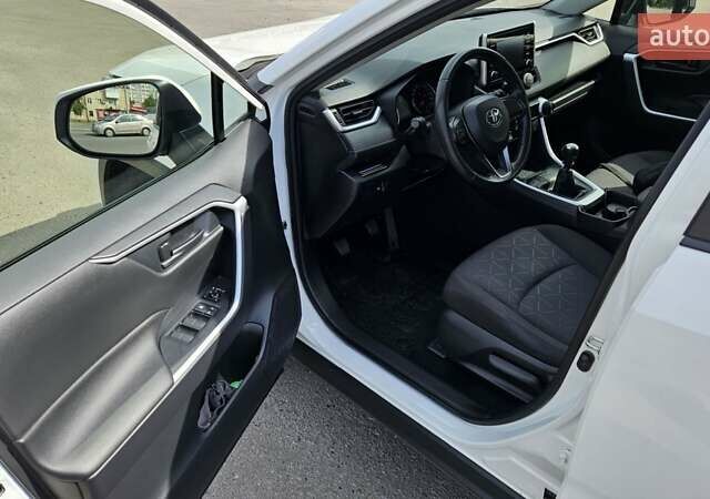 Білий Тойота РАВ 4, об'ємом двигуна 1.99 л та пробігом 138 тис. км за 23750 $, фото 1 на Automoto.ua