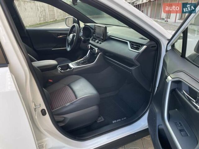 Білий Тойота РАВ 4, об'ємом двигуна 2.49 л та пробігом 75 тис. км за 35500 $, фото 17 на Automoto.ua