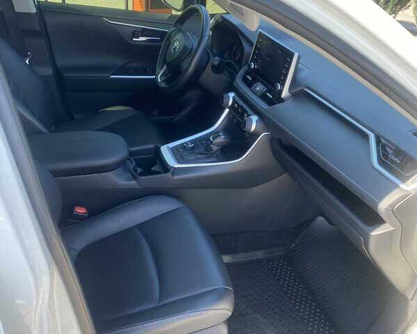 Білий Тойота РАВ 4, об'ємом двигуна 1.99 л та пробігом 61 тис. км за 34800 $, фото 18 на Automoto.ua