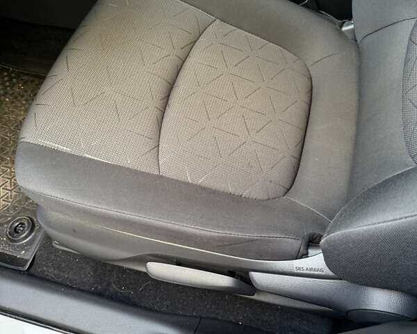 Тойота РАВ 4 2021 в Полтаве на Automoto.ua Белый Тойота РАВ 4, объемом двигателя 1.99 л и пробегом 32 тыс. км за 30900 $, фото 29 на Automoto.ua