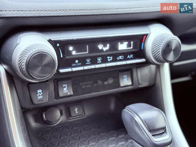 Белый Тойота РАВ 4, объемом двигателя 2 л и пробегом 95 тыс. км за 24999 $, фото 9 на Automoto.ua