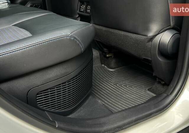 Білий Тойота РАВ 4, об'ємом двигуна 2.49 л та пробігом 86 тис. км за 33900 $, фото 40 на Automoto.ua