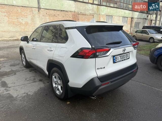 Тойота РАВ 4 2021 в Полтаве на Automoto.ua Белый Тойота РАВ 4, объемом двигателя 1.99 л и пробегом 32 тыс. км за 30900 $, фото 56 на Automoto.ua