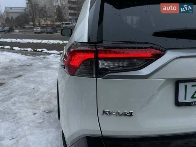 Белый Тойота РАВ 4, объемом двигателя 2.49 л и пробегом 44 тыс. км за 34900 $, фото 6 на Automoto.ua