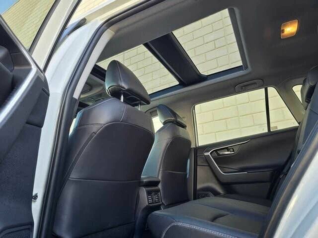 Белый Тойота РАВ 4, объемом двигателя 2.5 л и пробегом 19 тыс. км за 15300 $, фото 12 на Automoto.ua