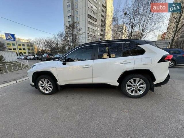 Білий Тойота РАВ 4, об'ємом двигуна 2.49 л та пробігом 156 тис. км за 30100 $, фото 7 на Automoto.ua