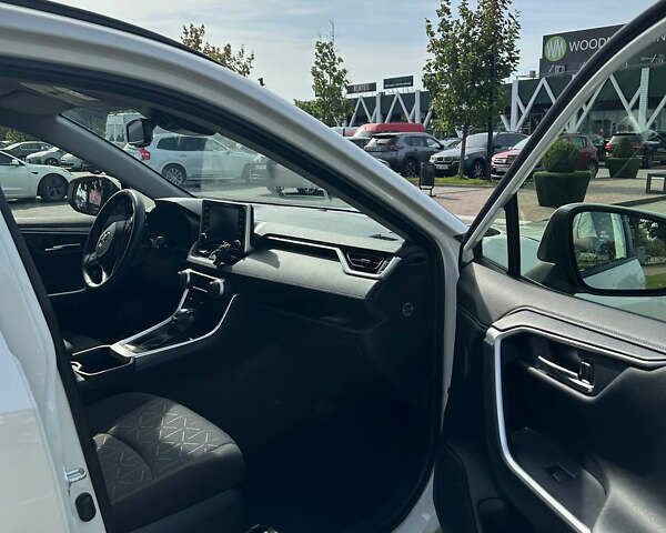 Білий Тойота РАВ 4, об'ємом двигуна 1.99 л та пробігом 57 тис. км за 29000 $, фото 13 на Automoto.ua
