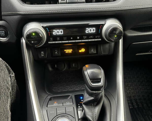 Білий Тойота РАВ 4, об'ємом двигуна 2 л та пробігом 92 тис. км за 34000 $, фото 9 на Automoto.ua