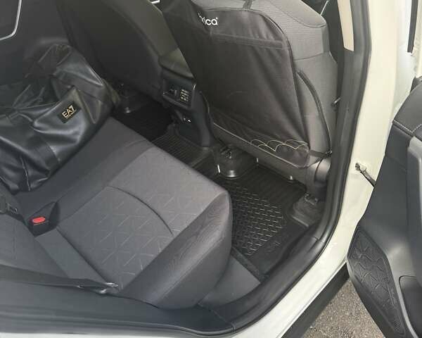 Тойота РАВ 4 2021 в Полтаве на Automoto.ua Белый Тойота РАВ 4, объемом двигателя 1.99 л и пробегом 32 тыс. км за 30900 $, фото 38 на Automoto.ua