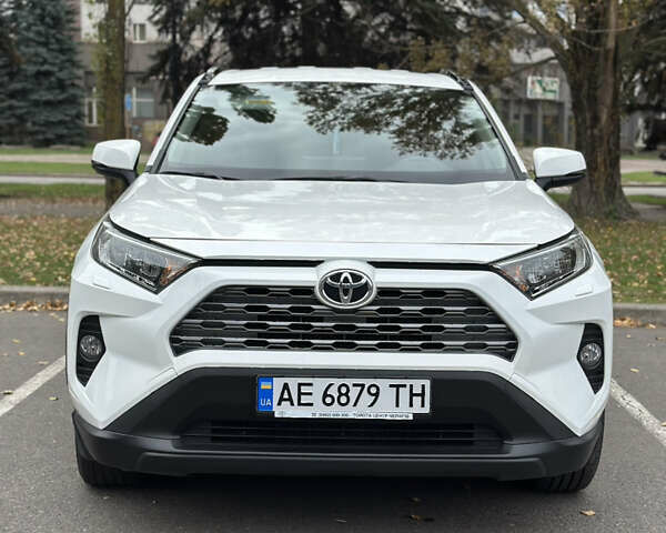 Тойота РАВ 4 2021 в Кривом Роге на Automoto.ua Белый Тойота РАВ 4, объемом двигателя 1.99 л и пробегом 51 тыс. км за 26000 $, фото 2 на Automoto.ua