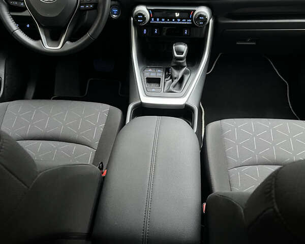 Білий Тойота РАВ 4, об'ємом двигуна 2.5 л та пробігом 25 тис. км за 35000 $, фото 19 на Automoto.ua