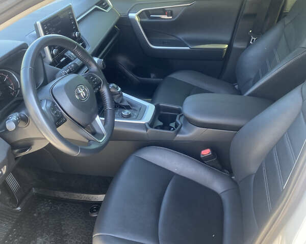 Білий Тойота РАВ 4, об'ємом двигуна 1.99 л та пробігом 61 тис. км за 34800 $, фото 16 на Automoto.ua