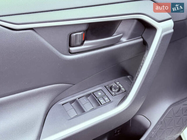 Белый Тойота РАВ 4, объемом двигателя 2 л и пробегом 95 тыс. км за 24999 $, фото 19 на Automoto.ua