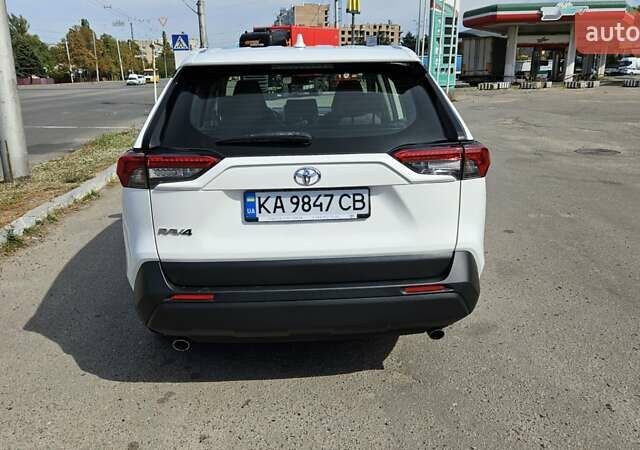 Білий Тойота РАВ 4, об'ємом двигуна 1.99 л та пробігом 138 тис. км за 23750 $, фото 6 на Automoto.ua