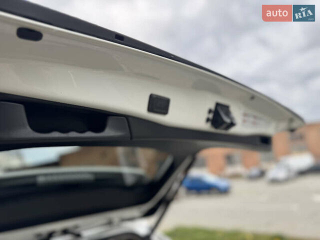 Білий Тойота РАВ 4, об'ємом двигуна 2.5 л та пробігом 97 тис. км за 29900 $, фото 28 на Automoto.ua