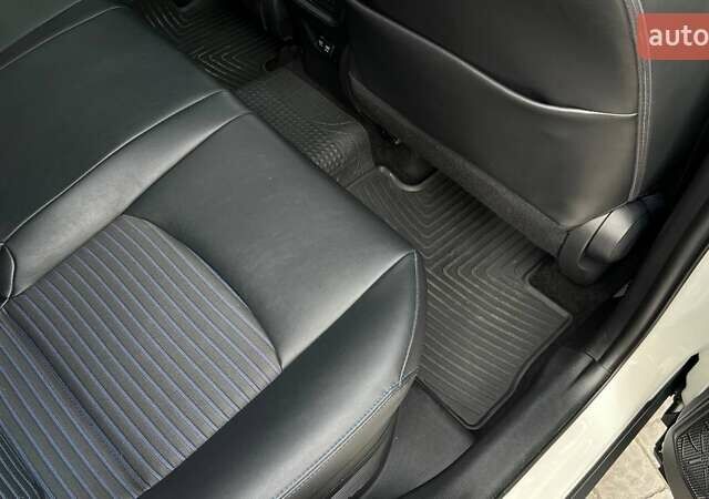 Білий Тойота РАВ 4, об'ємом двигуна 2.49 л та пробігом 86 тис. км за 33900 $, фото 39 на Automoto.ua