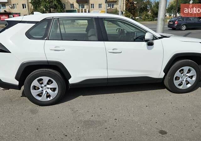 Білий Тойота РАВ 4, об'ємом двигуна 1.99 л та пробігом 138 тис. км за 23750 $, фото 4 на Automoto.ua