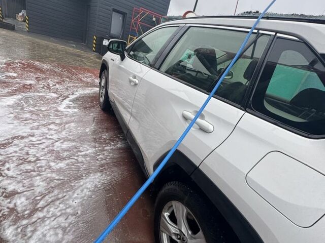 Белый Тойота РАВ 4, объемом двигателя 2.5 л и пробегом 260 тыс. км за 24500 $, фото 2 на Automoto.ua