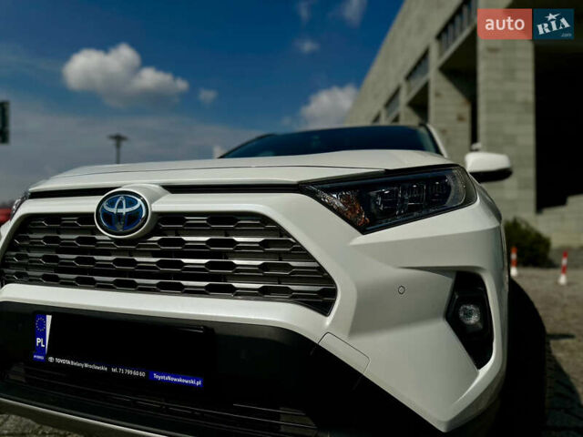 Белый Тойота РАВ 4, объемом двигателя 2.49 л и пробегом 17 тыс. км за 39000 $, фото 2 на Automoto.ua