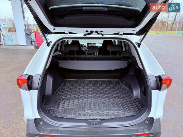 Белый Тойота РАВ 4, объемом двигателя 2 л и пробегом 95 тыс. км за 24999 $, фото 6 на Automoto.ua