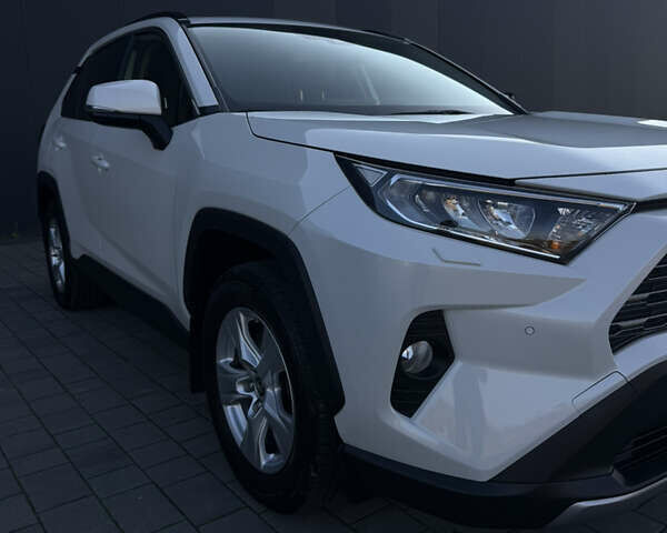 Тойота РАВ 4 2021 в Хмельницком на Automoto.ua Белый Тойота РАВ 4, объемом двигателя 1.99 л и пробегом 38 тыс. км за 31500 $, фото 16 на Automoto.ua