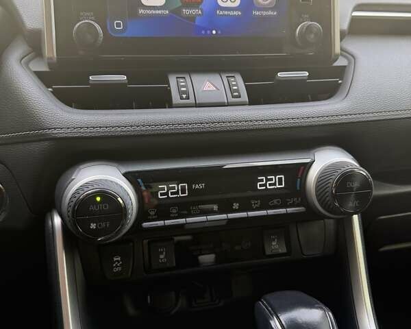 Тойота РАВ 4 2021 в Полтаве на Automoto.ua Белый Тойота РАВ 4, объемом двигателя 1.99 л и пробегом 32 тыс. км за 30900 $, фото 14 на Automoto.ua