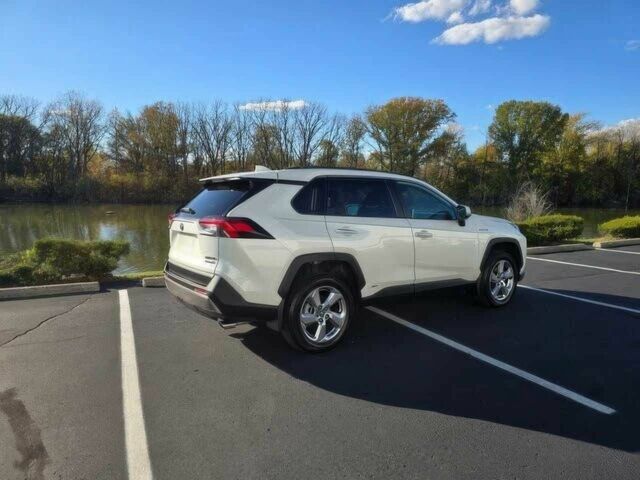 Білий Тойота РАВ 4, об'ємом двигуна 2.5 л та пробігом 24 тис. км за 12500 $, фото 4 на Automoto.ua