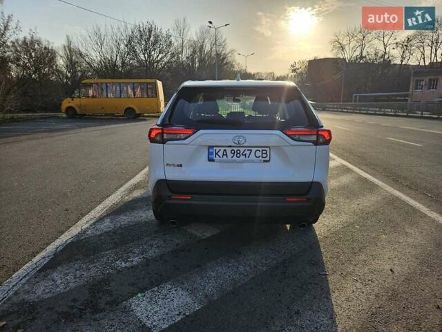 Білий Тойота РАВ 4, об'ємом двигуна 1.99 л та пробігом 149 тис. км за 21500 $, фото 4 на Automoto.ua
