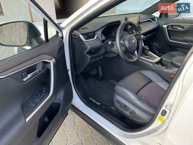 Білий Тойота РАВ 4, об'ємом двигуна 2.49 л та пробігом 75 тис. км за 35500 $, фото 11 на Automoto.ua