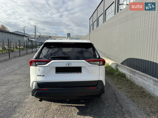 Тойота РАВ 4 2021 в Киеве на Automoto.ua Белый Тойота РАВ 4, объемом двигателя 1.99 л и пробегом 85 тыс. км за 24500 $, фото 4 на Automoto.ua