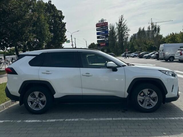 Белый Тойота РАВ 4, объемом двигателя 2 л и пробегом 57 тыс. км за 28000 $, фото 3 на Automoto.ua