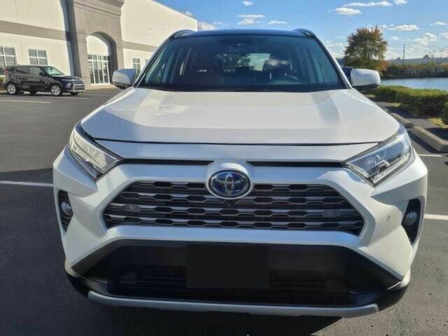 Белый Тойота РАВ 4, объемом двигателя 2.5 л и пробегом 19 тыс. км за 15300 $, фото 1 на Automoto.ua