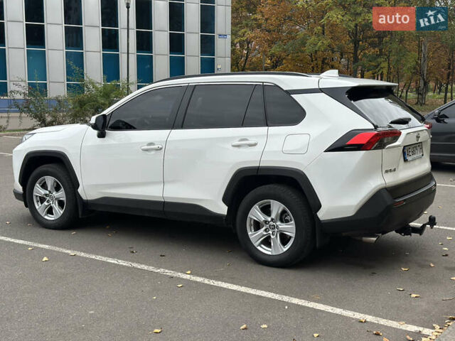 Тойота РАВ 4 2021 в Кривом Роге на Automoto.ua Белый Тойота РАВ 4, объемом двигателя 1.99 л и пробегом 51 тыс. км за 26000 $, фото 4 на Automoto.ua