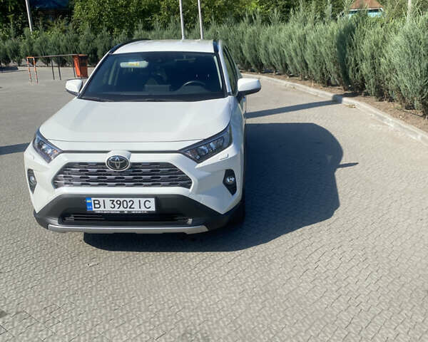 Білий Тойота РАВ 4, об'ємом двигуна 1.99 л та пробігом 61 тис. км за 34800 $, фото 3 на Automoto.ua