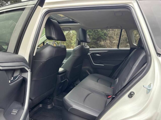 Белый Тойота РАВ 4, объемом двигателя 2.5 л и пробегом 24 тыс. км за 16800 $, фото 9 на Automoto.ua