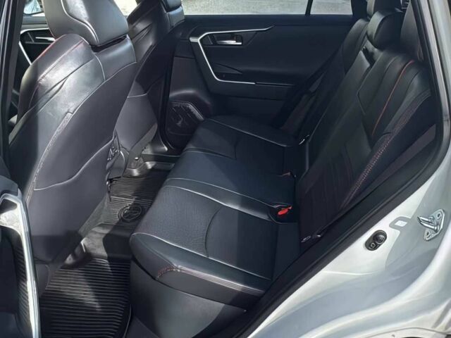 Білий Тойота РАВ 4, об'ємом двигуна 2.5 л та пробігом 24 тис. км за 25200 $, фото 10 на Automoto.ua